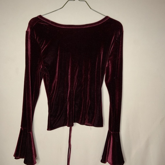 BELL SLEEVES BURGUNDY VELVET TOP - Picture 5 of 7